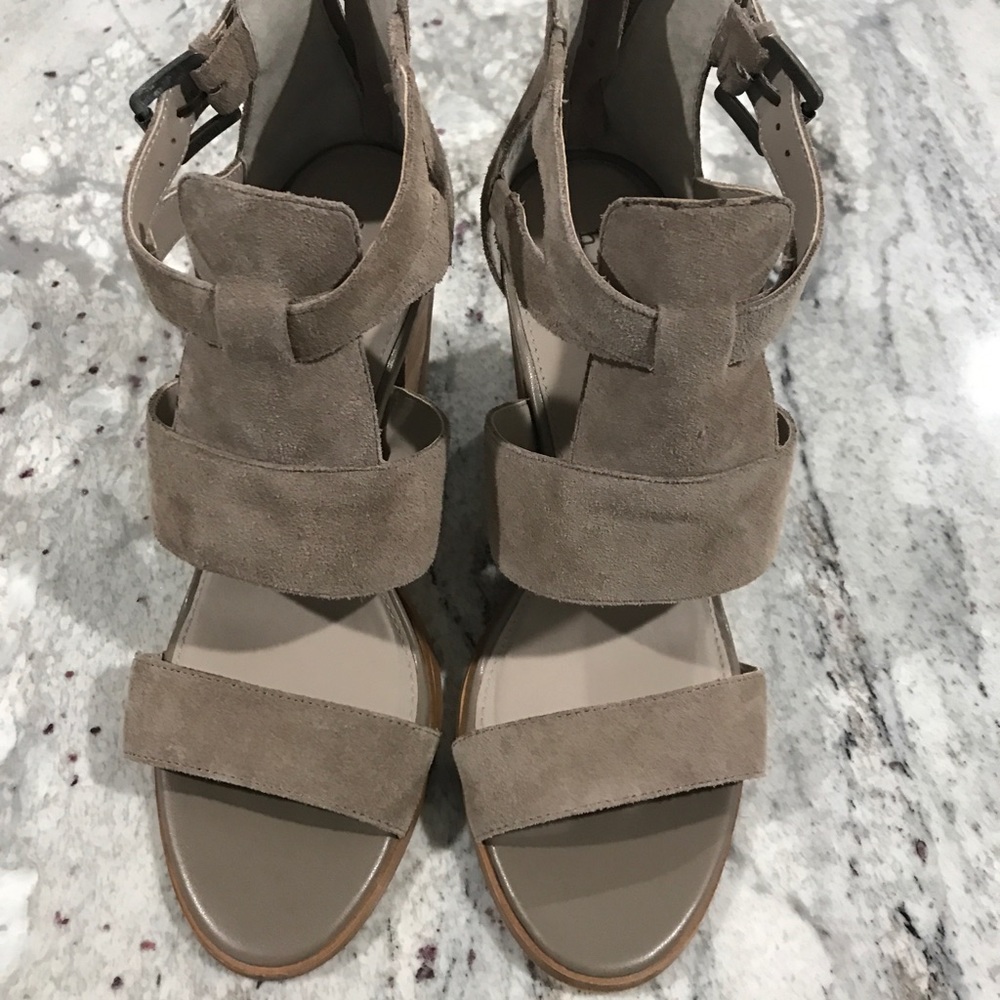 Hinge heels
